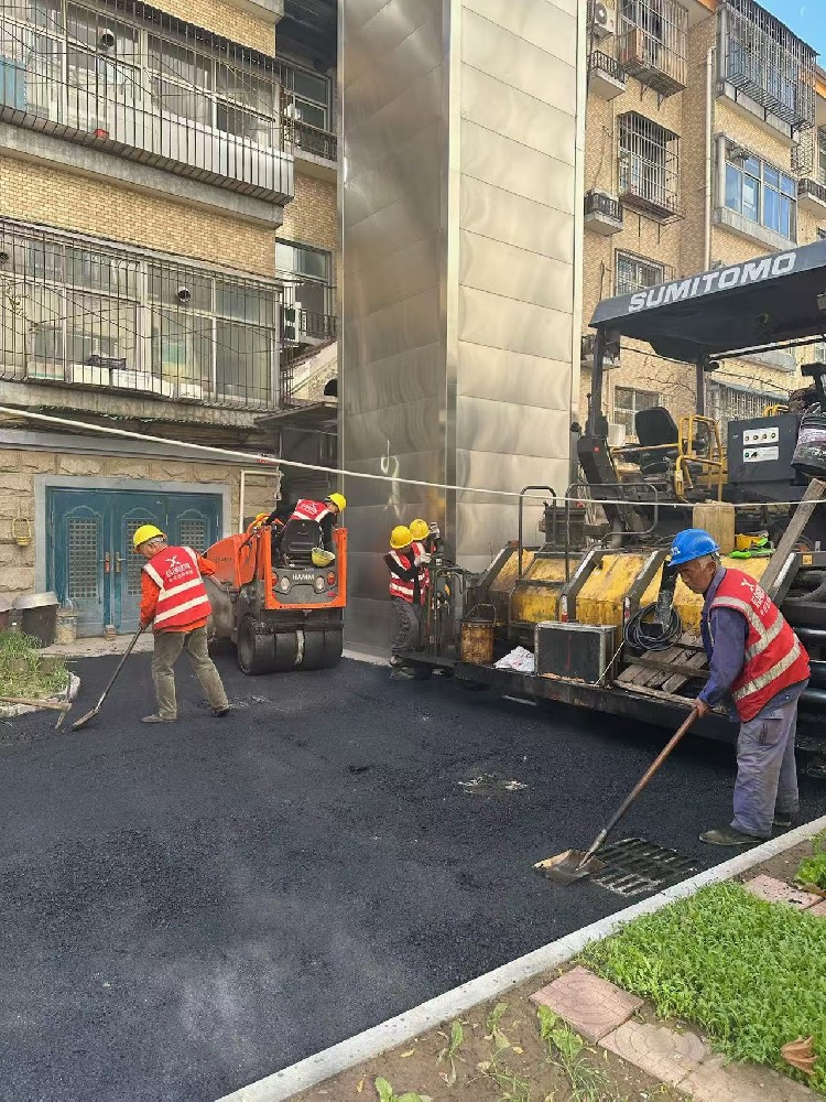 鄭州瀝青攪拌站，是道路建設(shè)領(lǐng)域的中流砥柱。