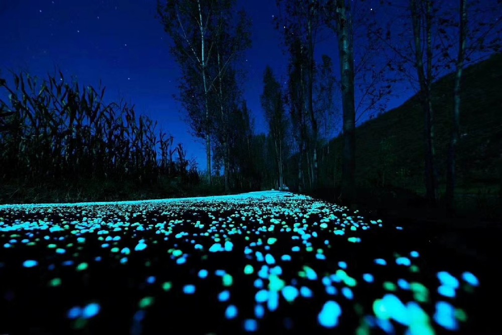 夜光路面為什么會發(fā)光呢？